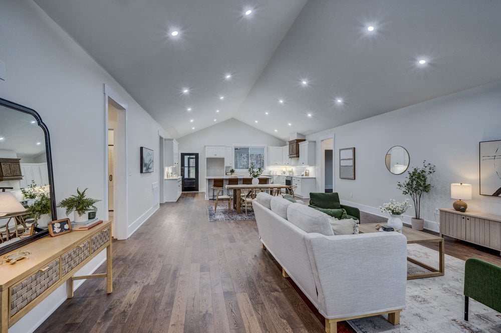 1801 Milton Road livingroom