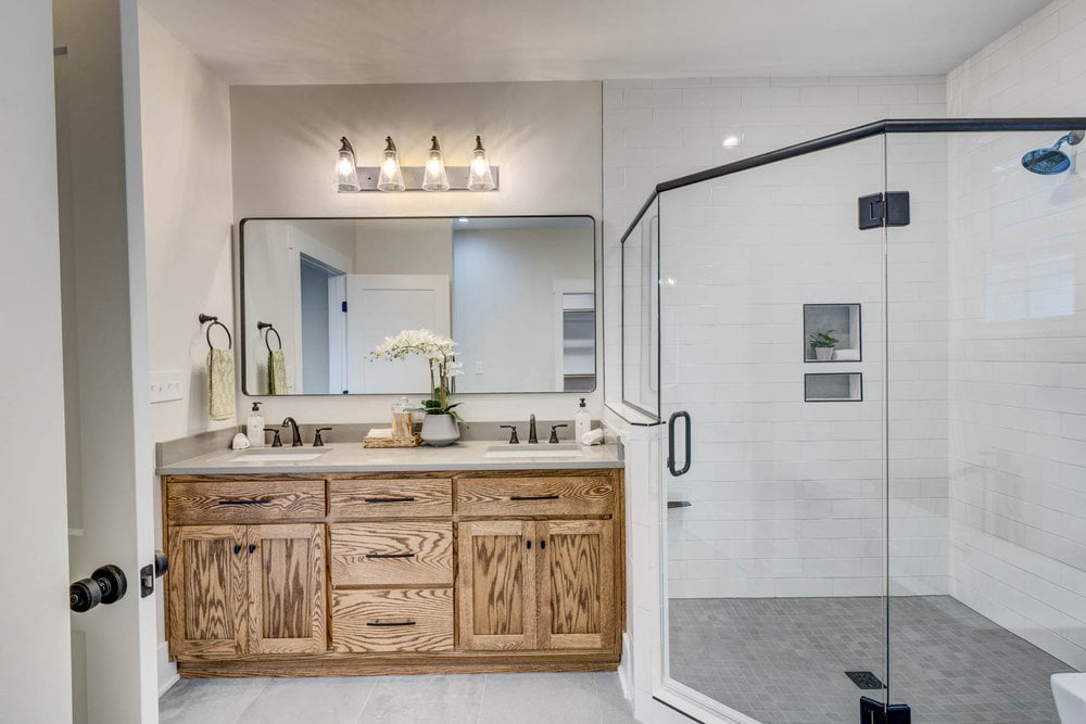 1801 Milton Road bathroom