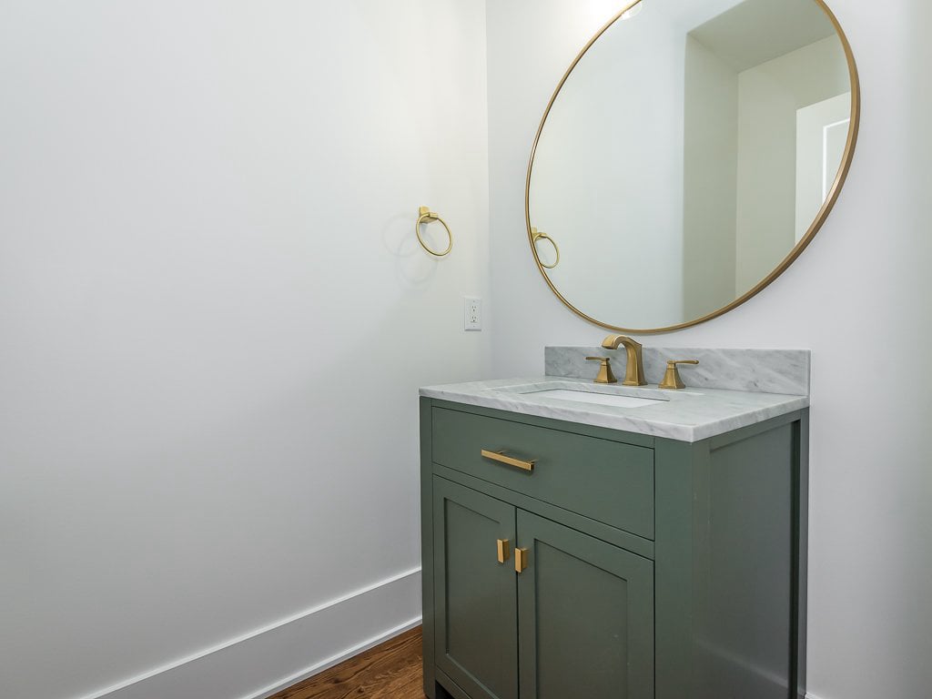 1703 Milton Road bathroom