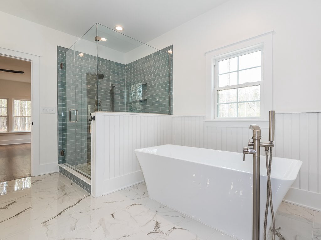 1703 Milton Road main bathroom tub